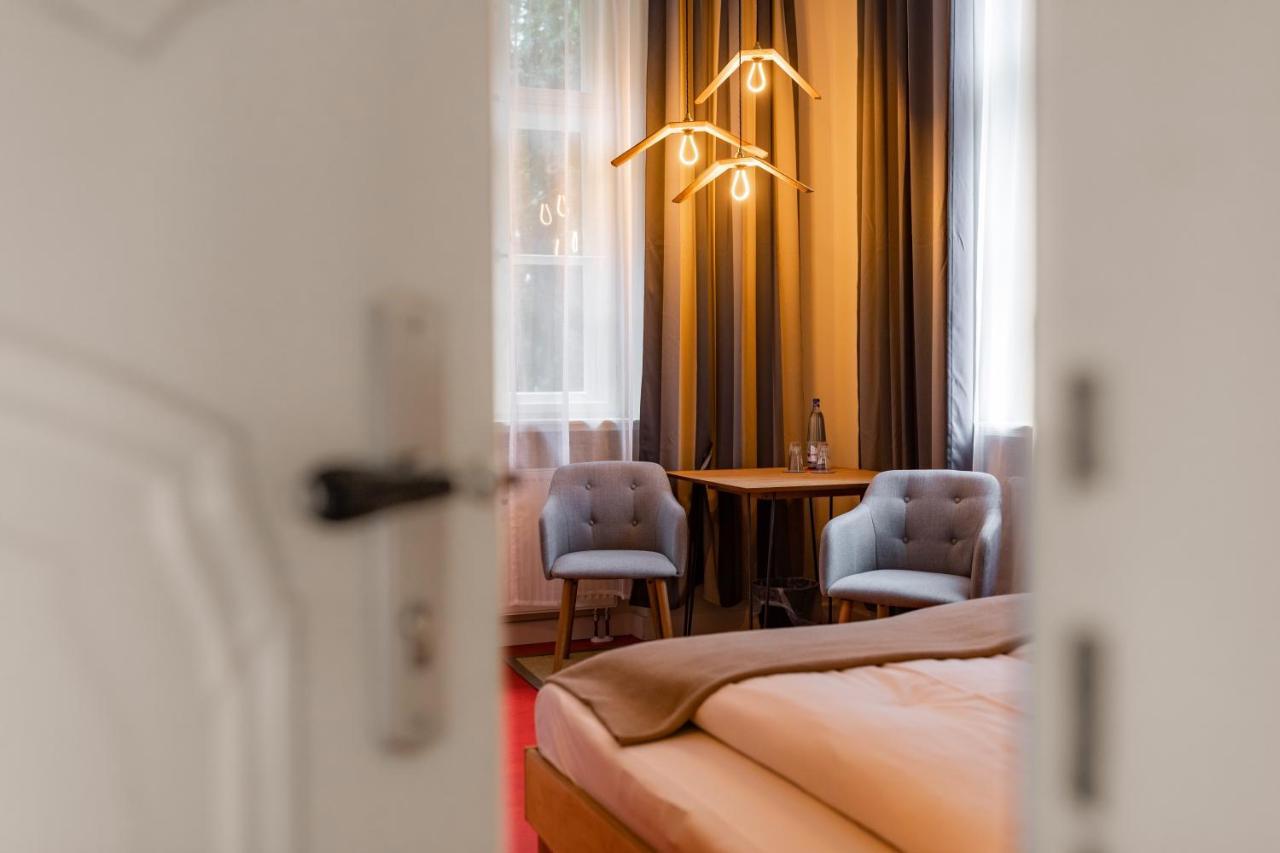Kavaliershaus Krumke - Gaestehaus Im Schlosspark - Schluesselbox - Kein Tv Hotel Buitenkant foto