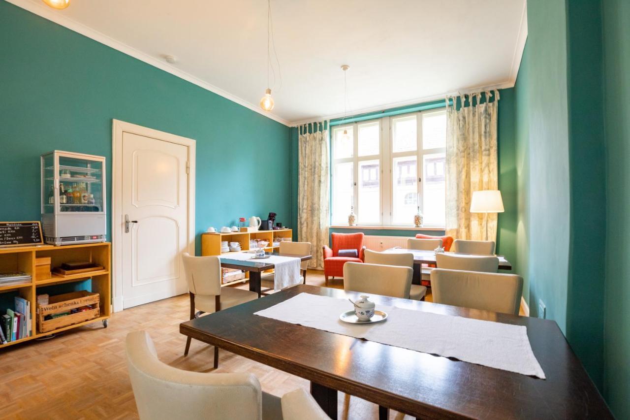 Kavaliershaus Krumke - Gaestehaus Im Schlosspark - Schluesselbox - Kein Tv Hotel Buitenkant foto