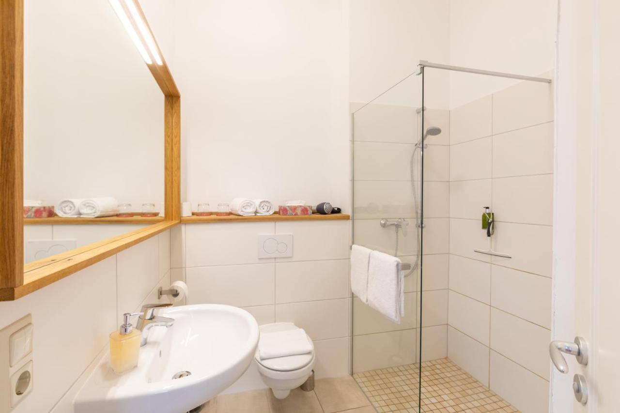 Kavaliershaus Krumke - Gaestehaus Im Schlosspark - Schluesselbox - Kein Tv Hotel Buitenkant foto