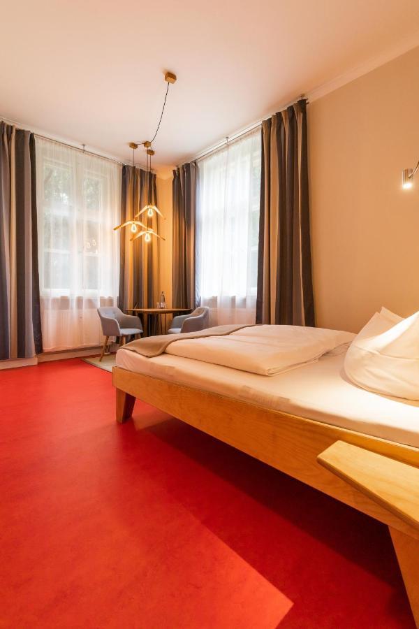 Kavaliershaus Krumke - Gaestehaus Im Schlosspark - Schluesselbox - Kein Tv Hotel Buitenkant foto