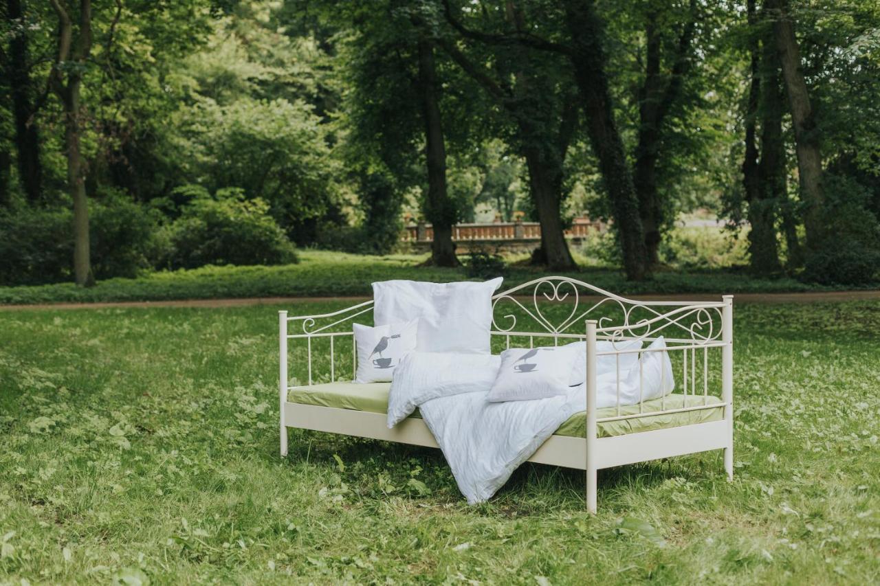 Kavaliershaus Krumke - Gaestehaus Im Schlosspark - Schluesselbox - Kein Tv Hotel Buitenkant foto