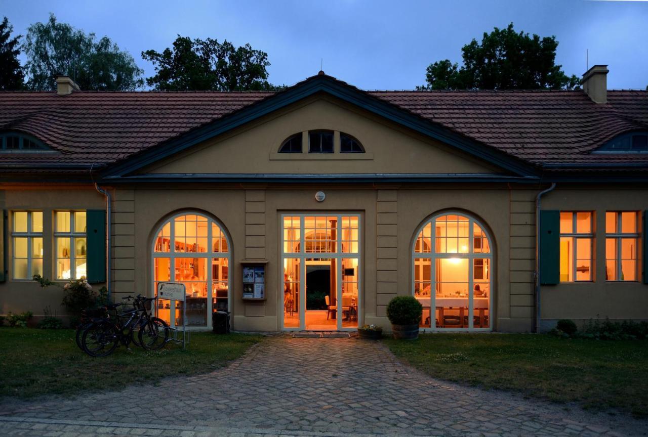 Kavaliershaus Krumke - Gaestehaus Im Schlosspark - Schluesselbox - Kein Tv Hotel Buitenkant foto